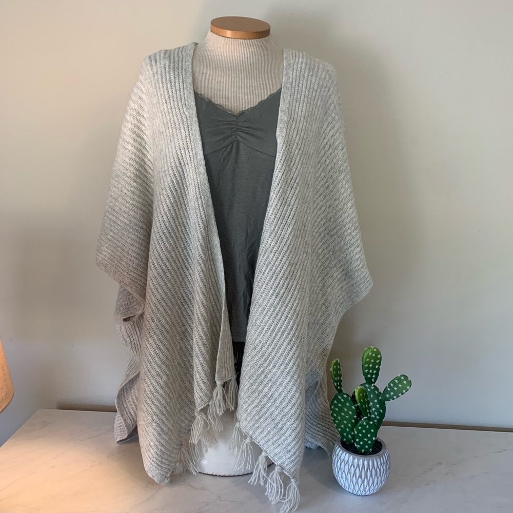 American Eagle O/S Knit Sweater Kimono Poncho